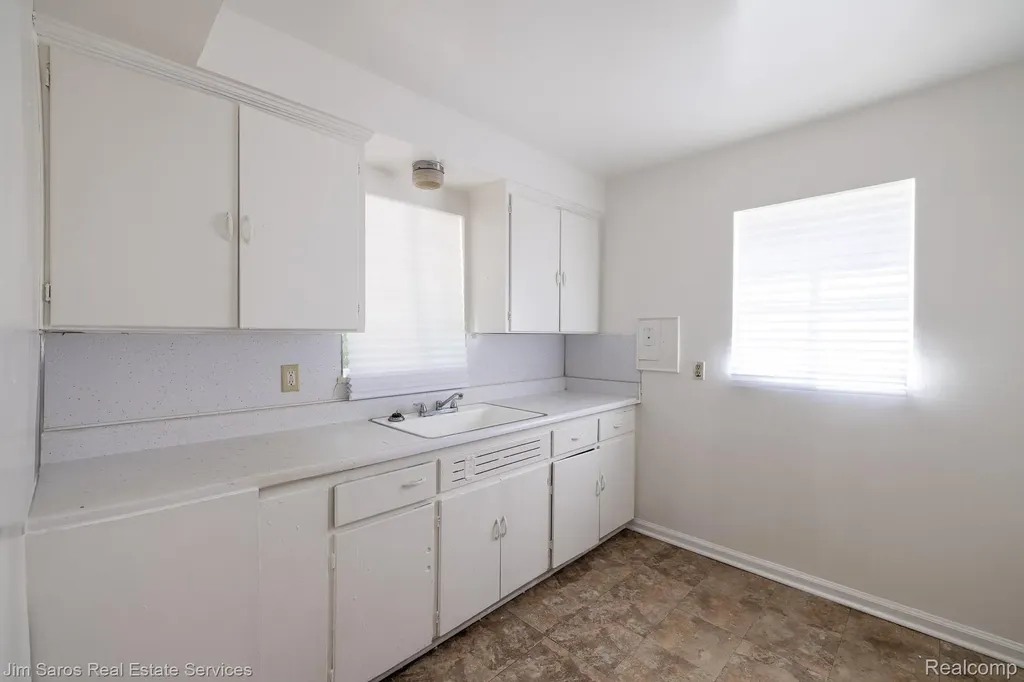 1915 Ewald Circle Detroit City MI 48238