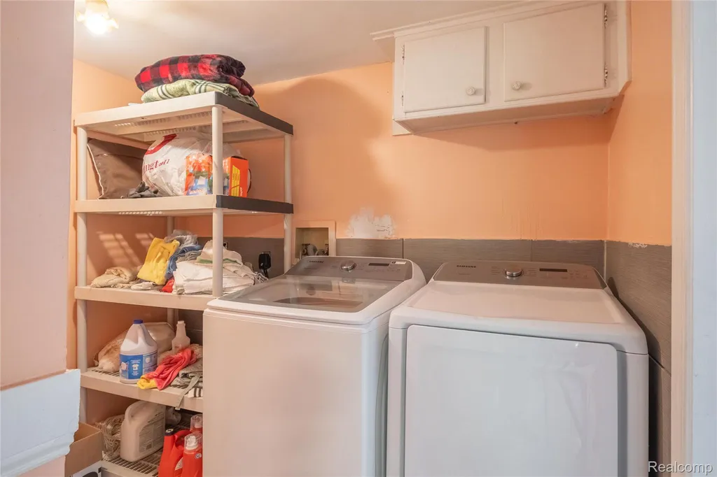 30853 Rockdale Avenue Farmington City MI 48336