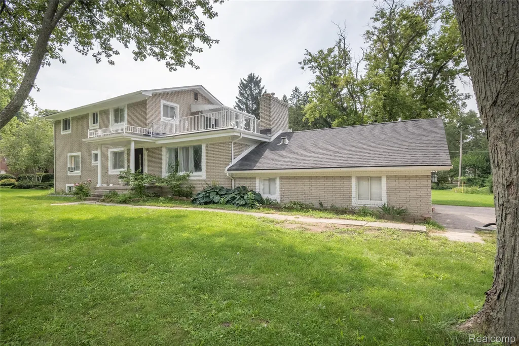 30853 Rockdale Avenue Farmington City MI 48336
