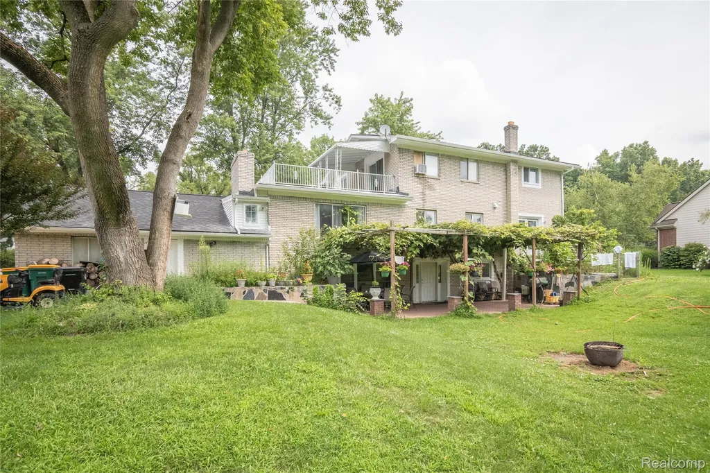 30853 Rockdale Avenue Farmington City MI 48336