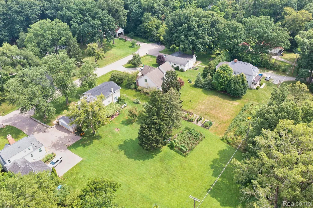 30853 Rockdale Avenue Farmington City MI 48336
