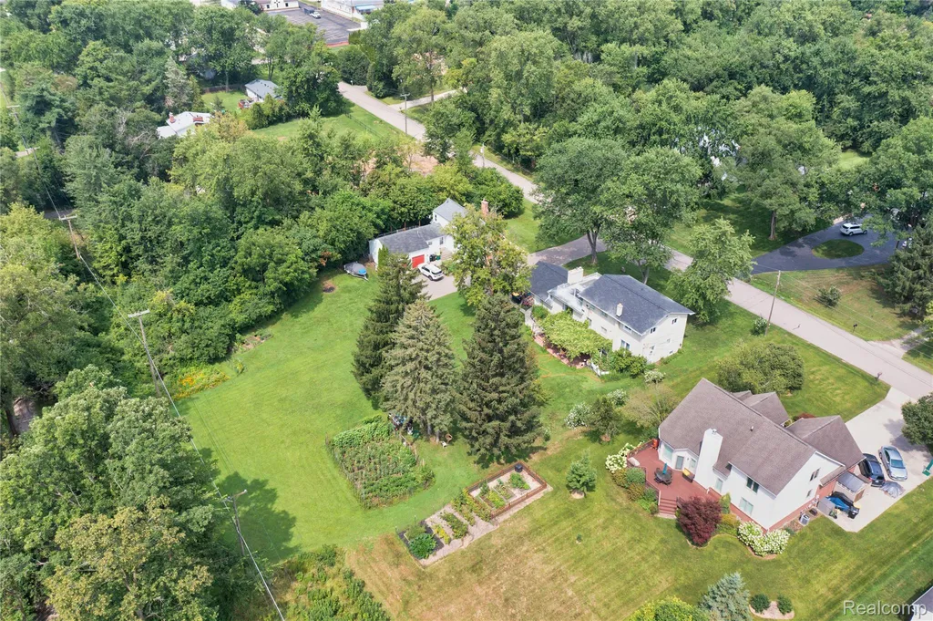 30853 Rockdale Avenue Farmington City MI 48336