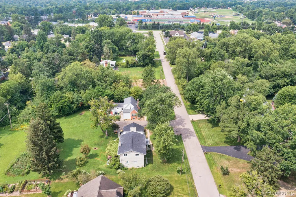 30853 Rockdale Avenue Farmington City MI 48336