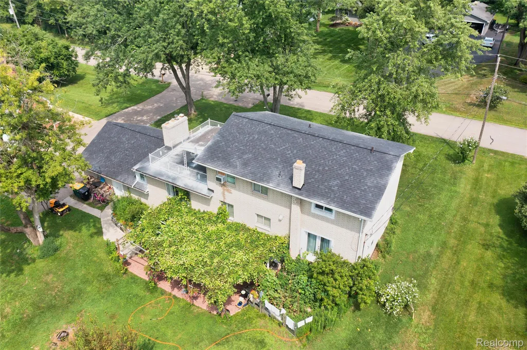 30853 Rockdale Avenue Farmington City MI 48336
