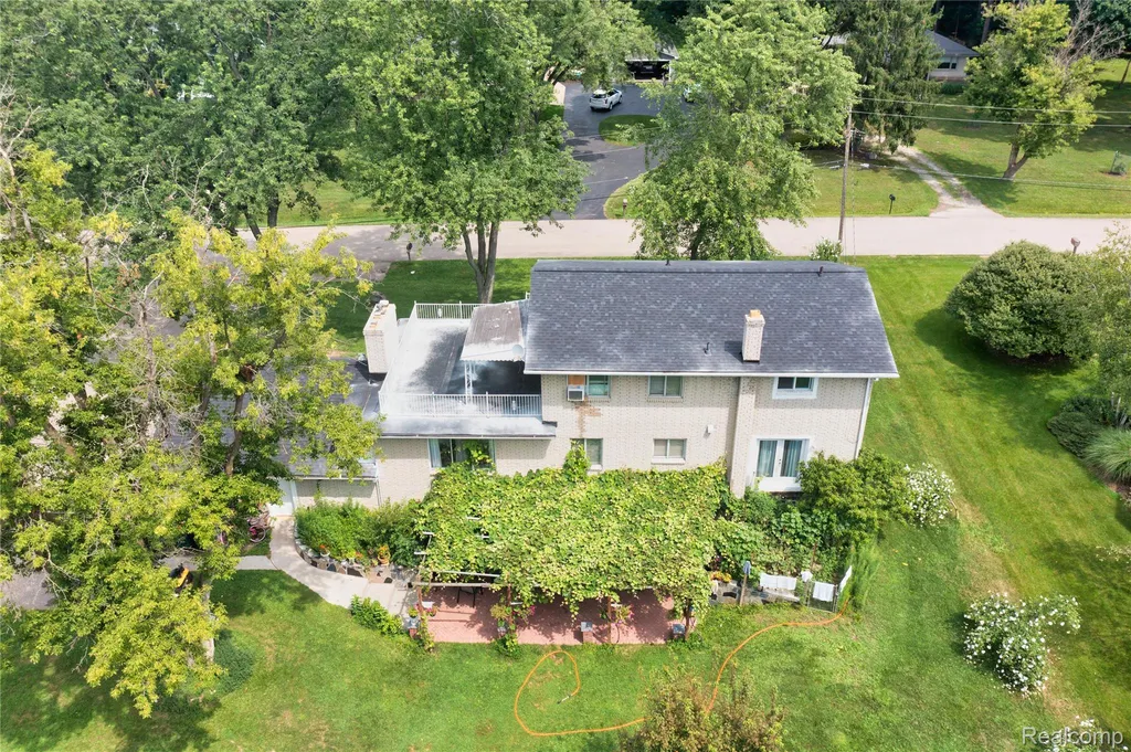 30853 Rockdale Avenue Farmington City MI 48336