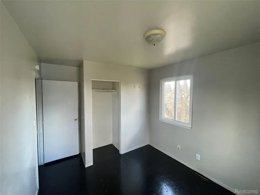 2116 Wood Street Saginaw City MI 48638