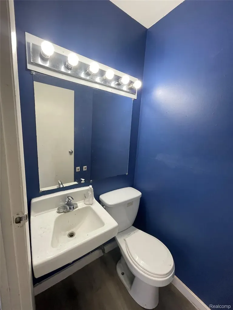 2116 Wood Street Saginaw City MI 48638