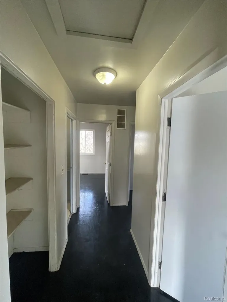 2116 Wood Street Saginaw City MI 48638