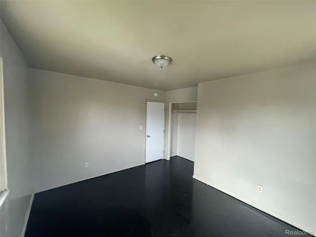 2116 Wood Street Saginaw City MI 48638