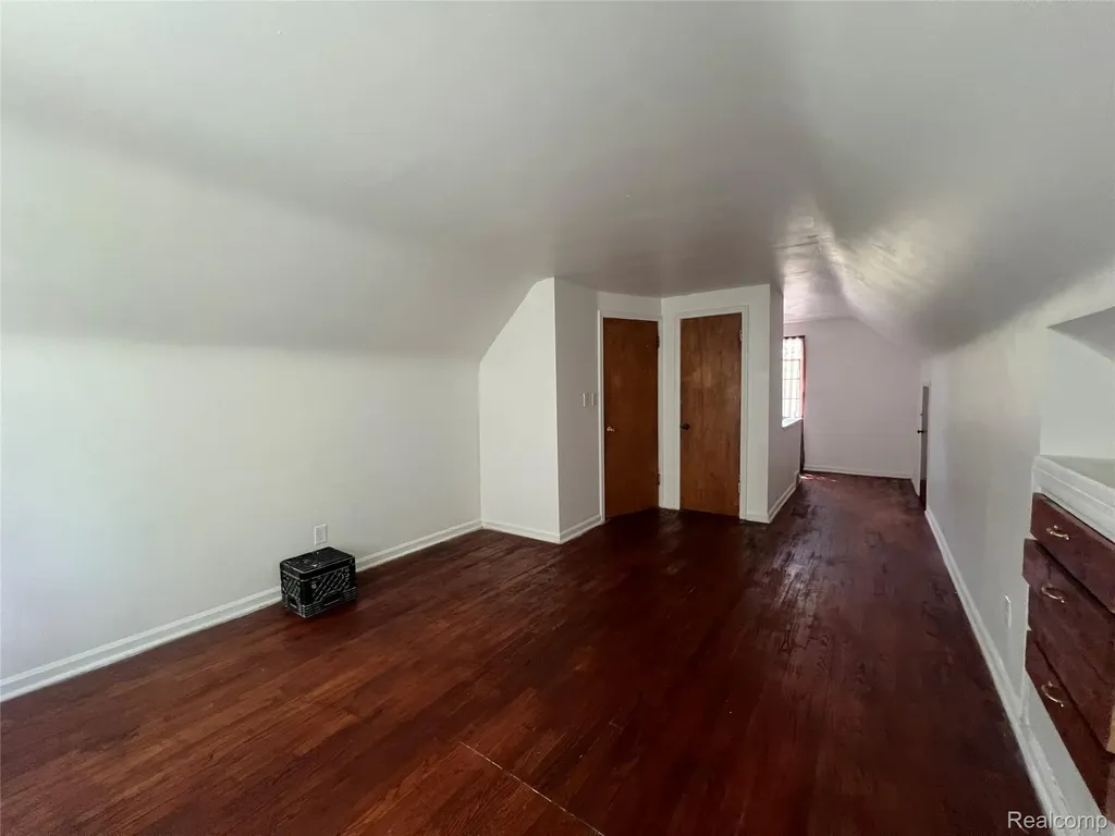 15643 W Chicago Street Detroit City MI 48228