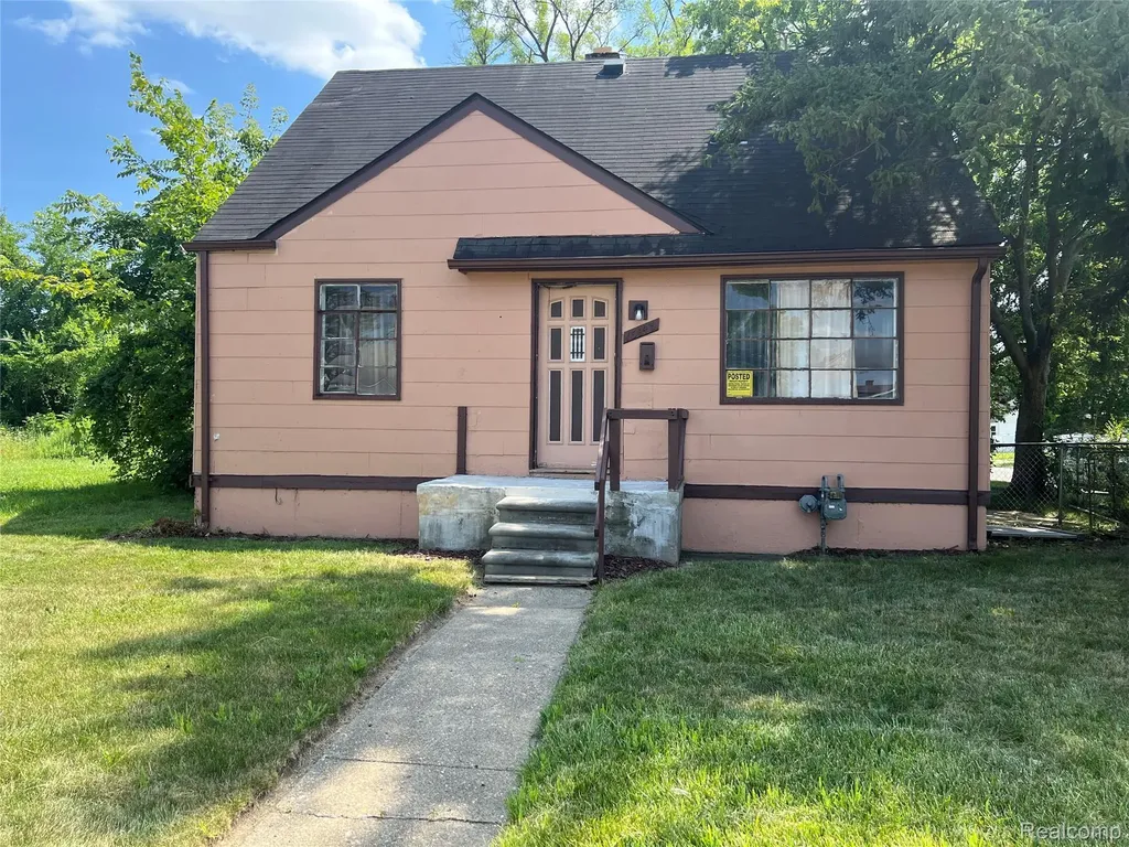 15643 W Chicago Street Detroit City MI 48228
