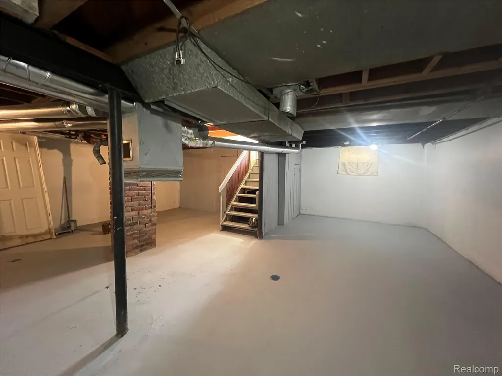 15643 W Chicago Street Detroit City MI 48228