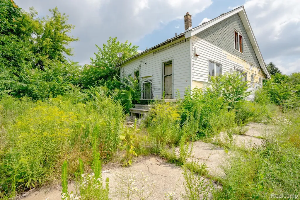 17403 Goddard Street Detroit City MI 48212