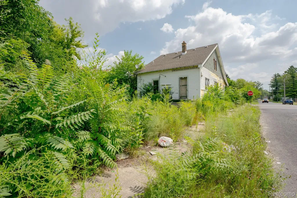 17403 Goddard Street Detroit City MI 48212