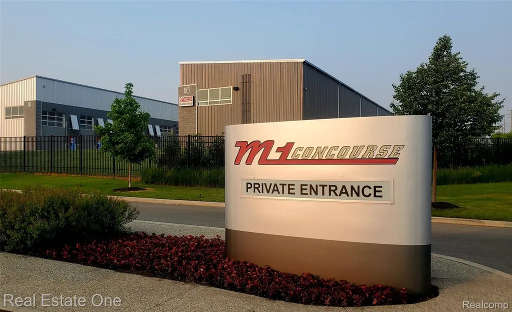 142 Pit Lane Pontiac City MI 48341
