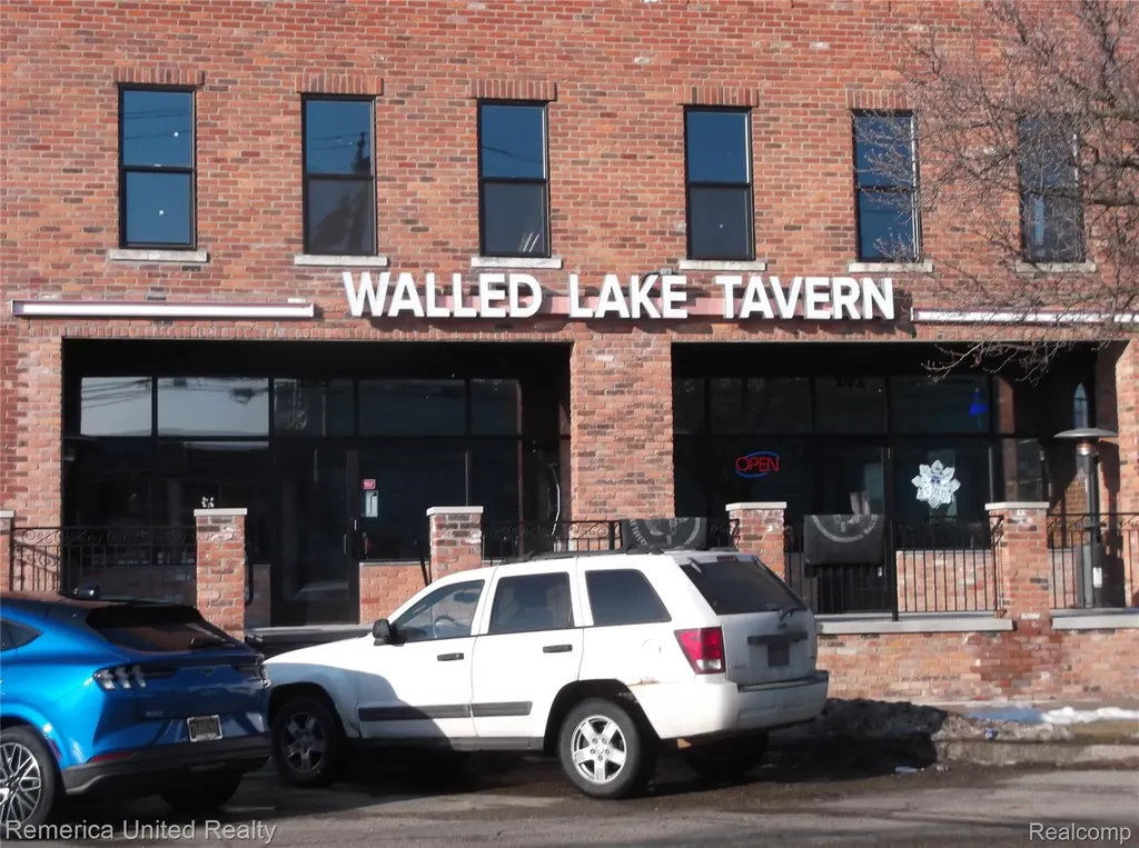 121 E Walled Lake Drive Walled Lake City MI 48390