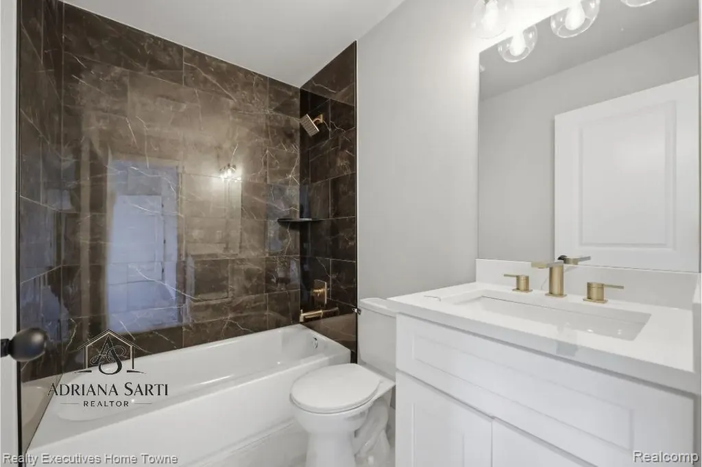 35962 Cascade Drive New Baltimore City MI 48047