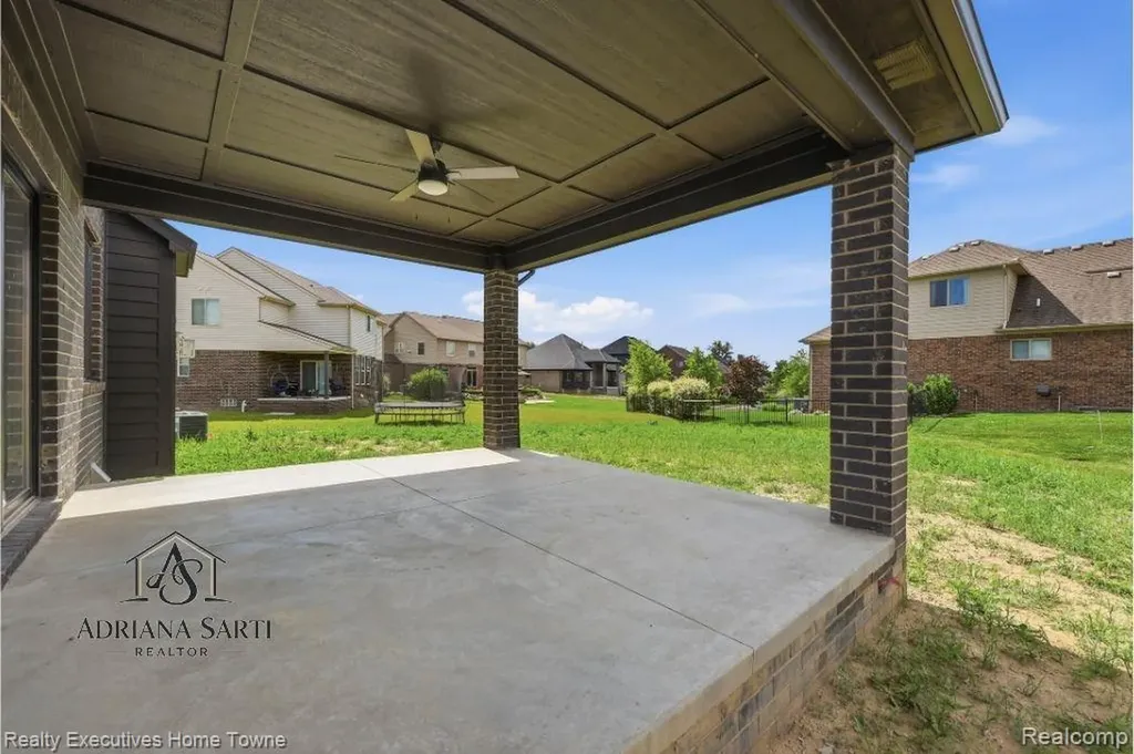35962 Cascade Drive New Baltimore City MI 48047