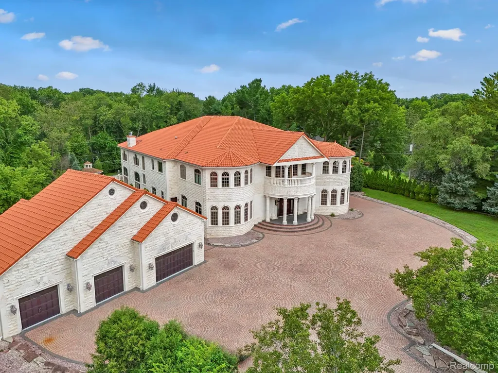 18585 Sheldon Road Northville City MI 48168