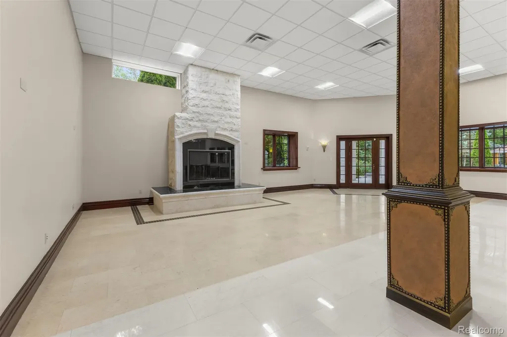 18585 Sheldon Road Northville City MI 48168
