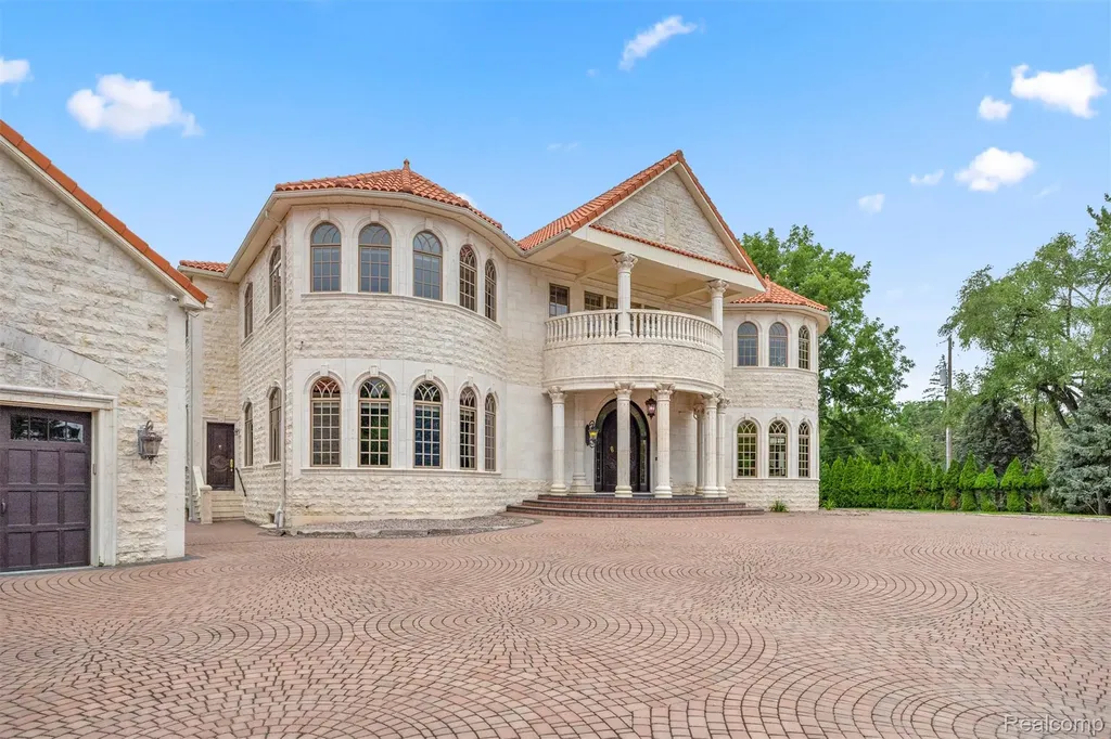 18585 Sheldon Road Northville City MI 48168