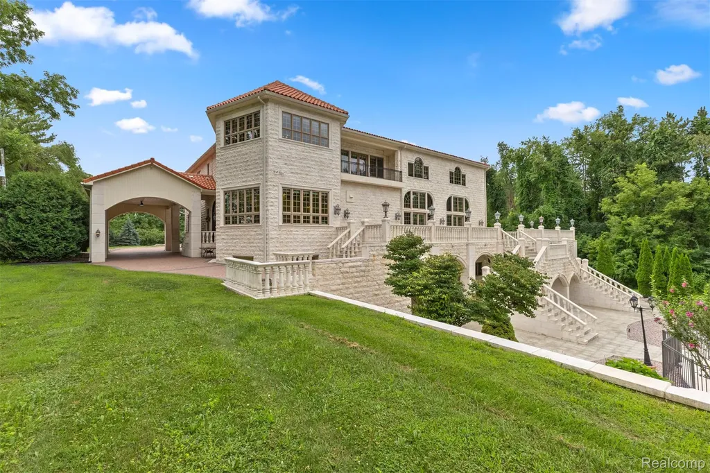 18585 Sheldon Road Northville City MI 48168