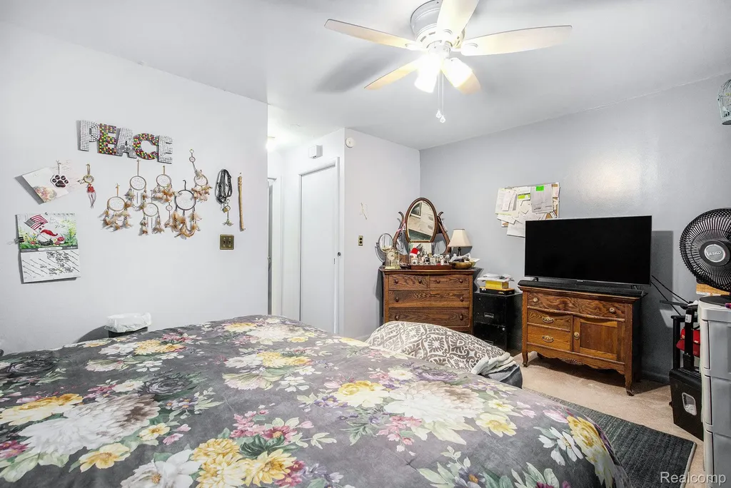 25235 Franklin Terrace Road South Lyon City MI 48178