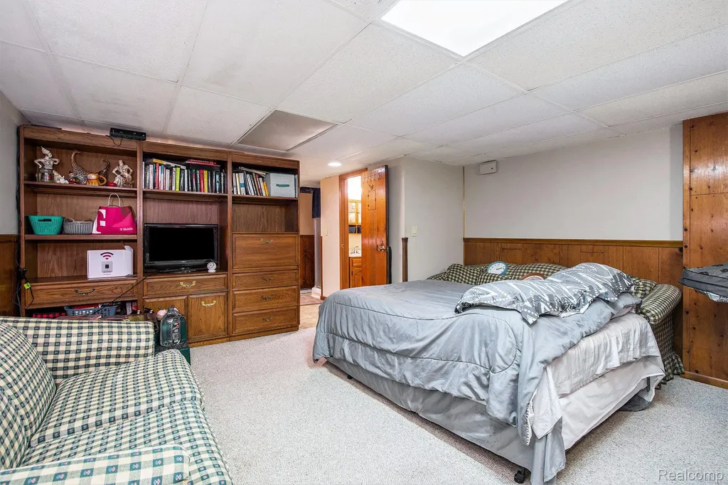 25235 Franklin Terrace Road South Lyon City MI 48178
