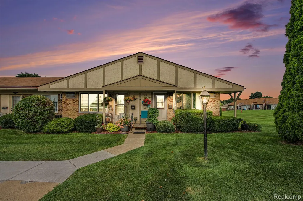 25235 Franklin Terrace Road South Lyon City MI 48178