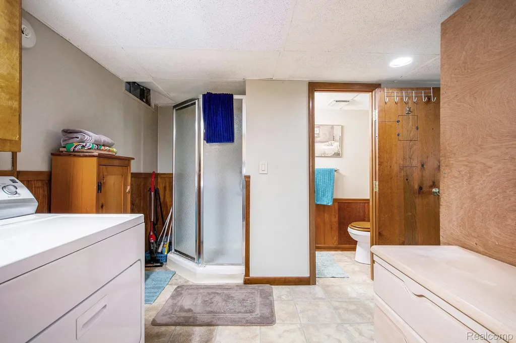 25235 Franklin Terrace Road South Lyon City MI 48178