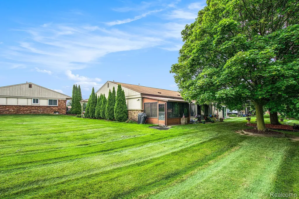 25235 Franklin Terrace Road South Lyon City MI 48178
