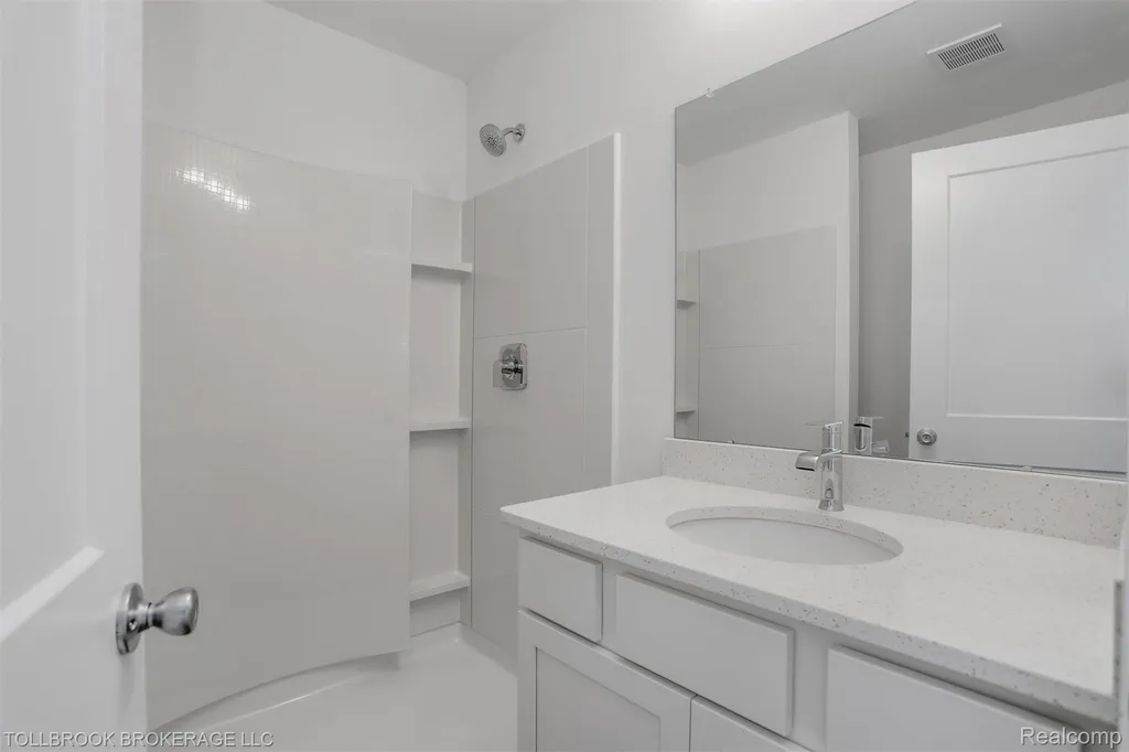 57 N. Roselawn Pontiac City MI 48342