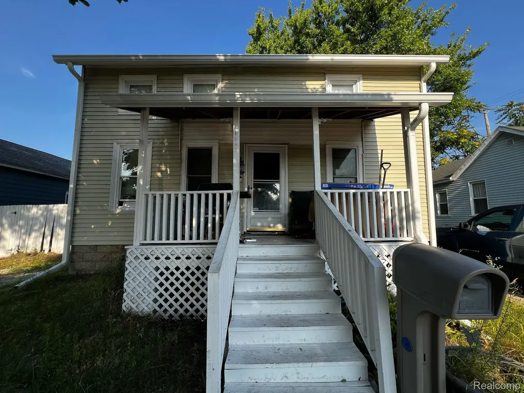 1623 8th Street Port Huron City MI 48060