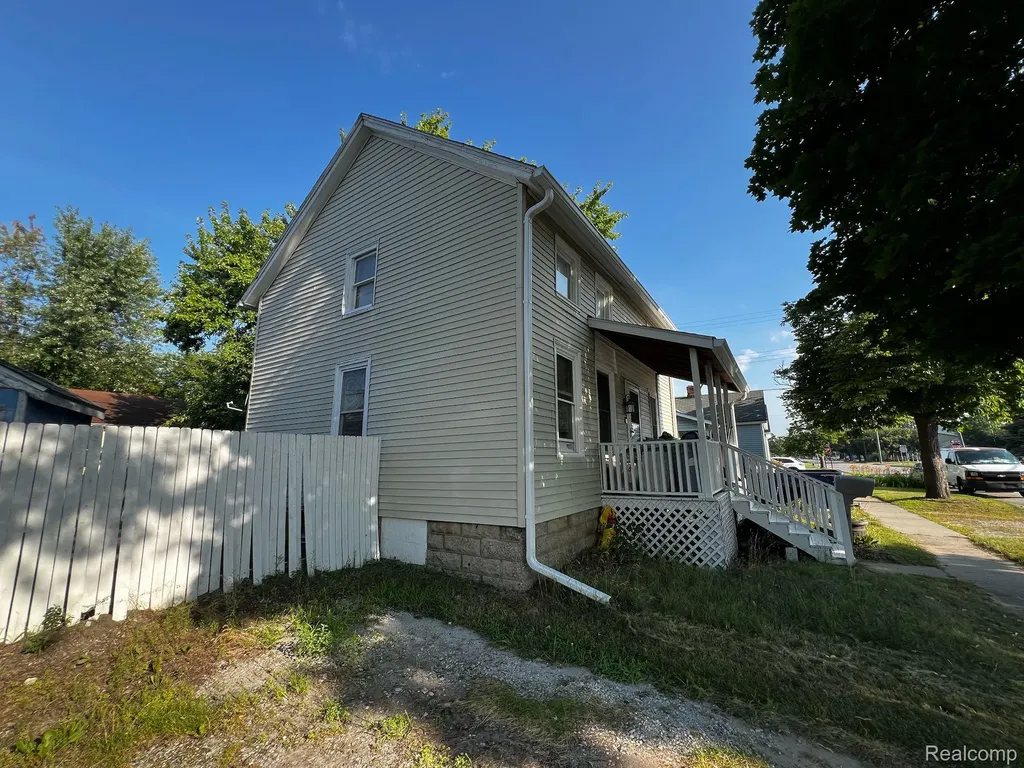 1623 8th Street Port Huron City MI 48060
