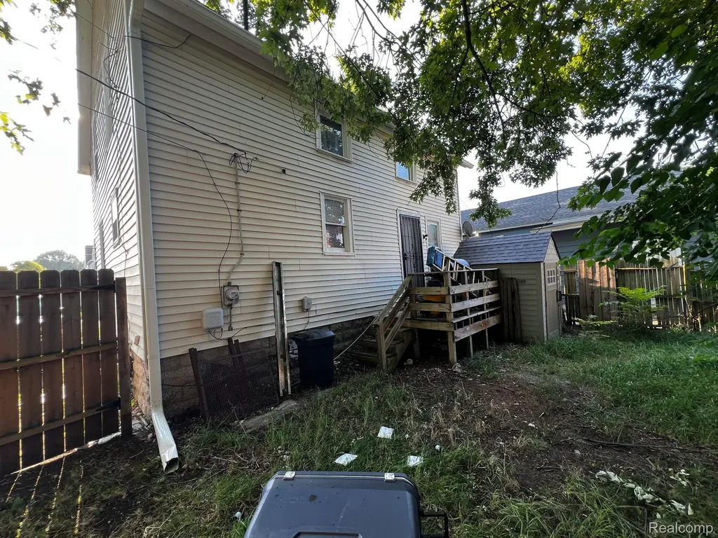1623 8th Street Port Huron City MI 48060