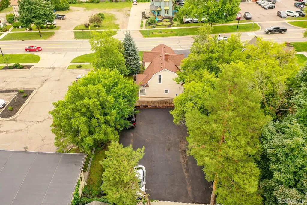 515 E Grand River Avenue Howell City MI 48843