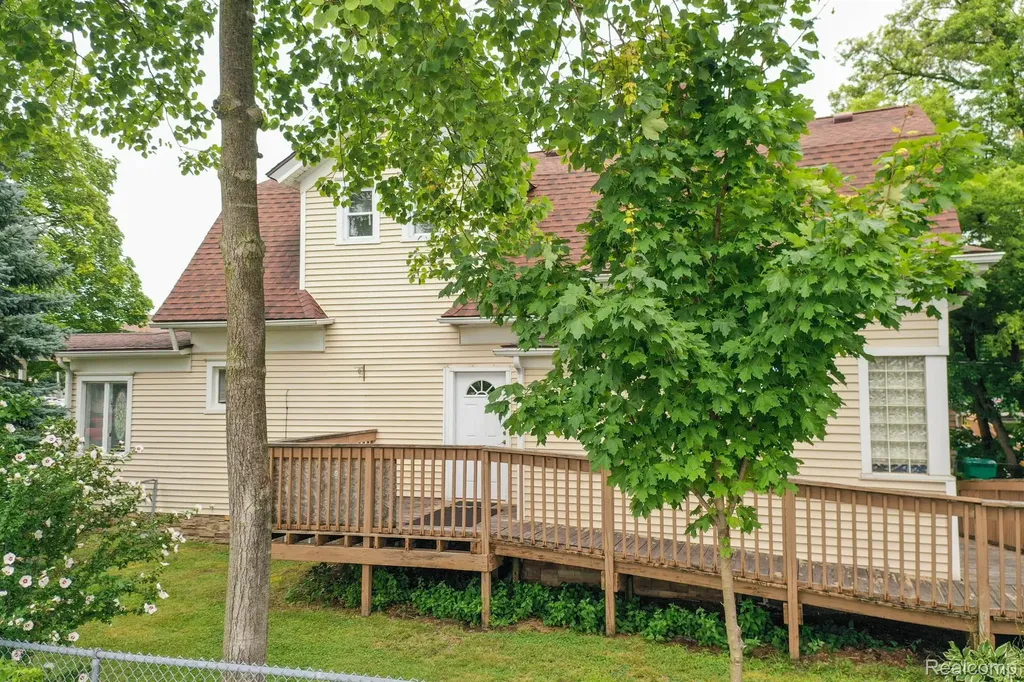 515 E Grand River Avenue Howell City MI 48843