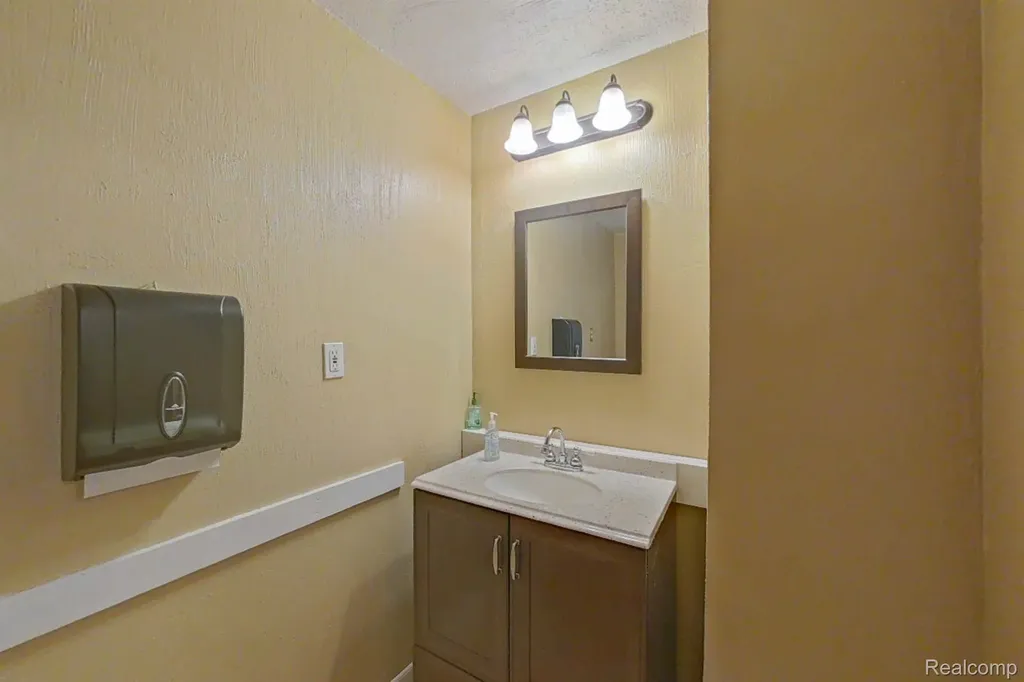 515 E Grand River Avenue Howell City MI 48843