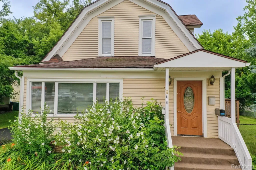 515 E Grand River Avenue Howell City MI 48843
