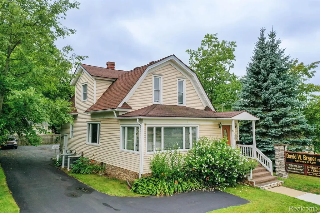515 E Grand River Avenue Howell City MI 48843