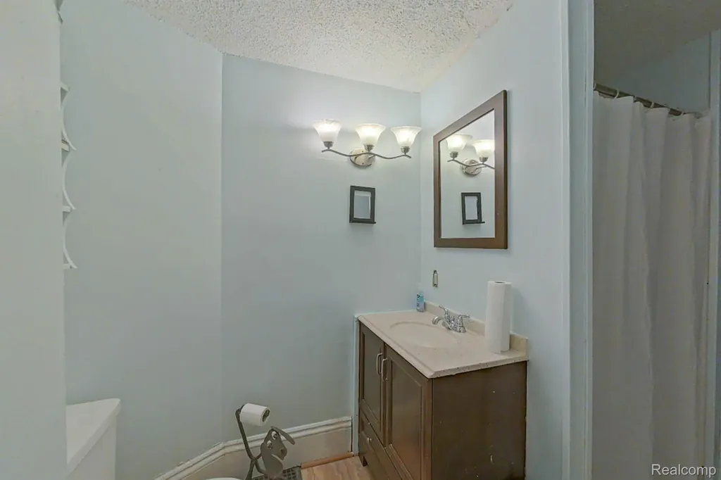 515 E Grand River Avenue Howell City MI 48843