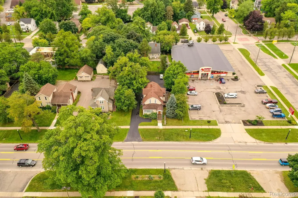 515 E Grand River Avenue Howell City MI 48843