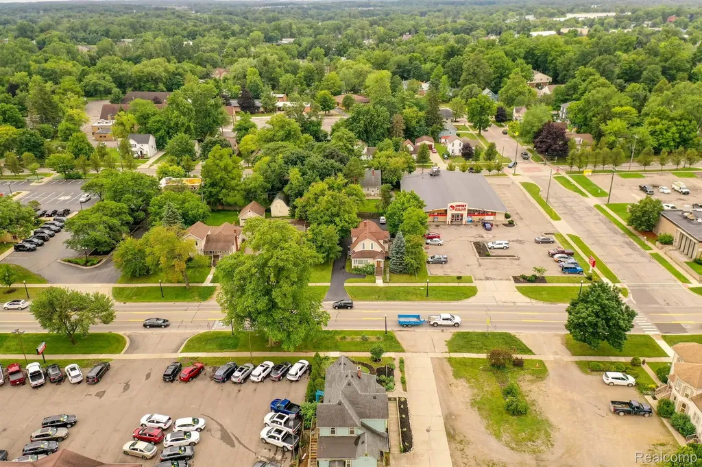 515 E Grand River Avenue Howell City MI 48843