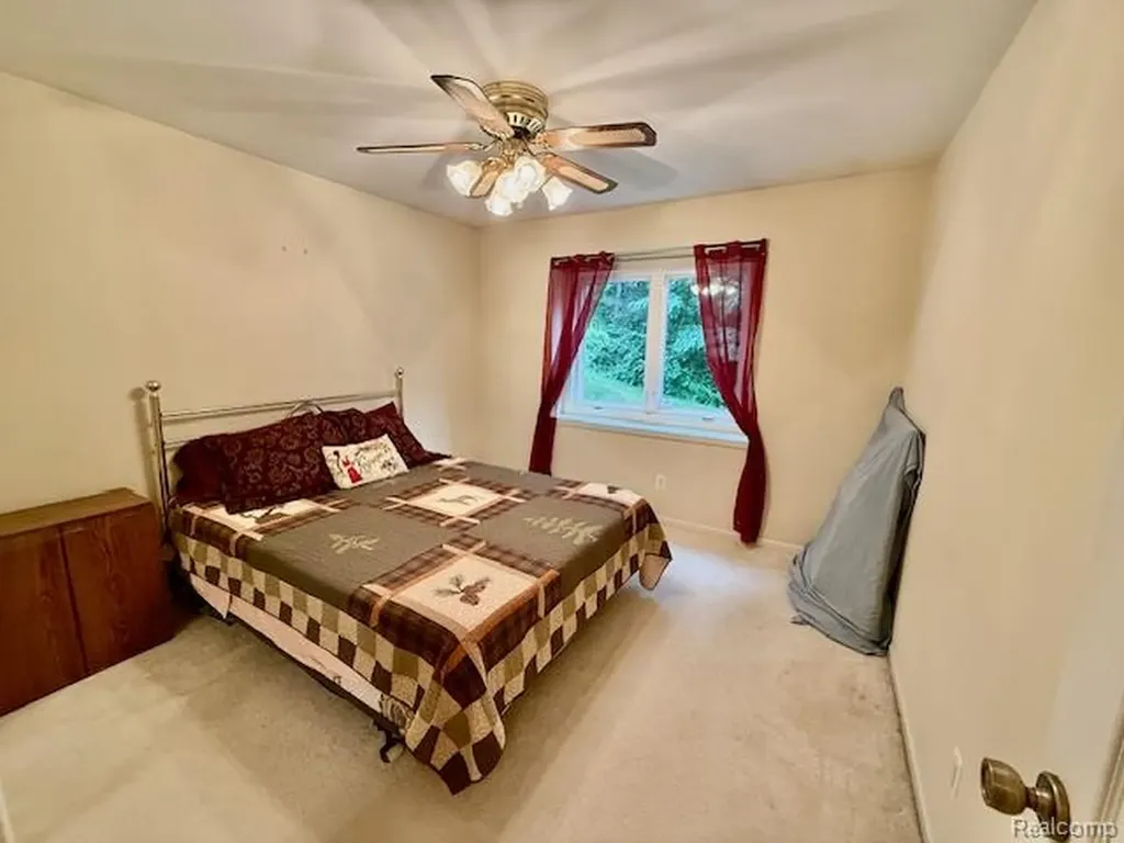 889 Cronkite Drive Orion Charter Township MI 48362