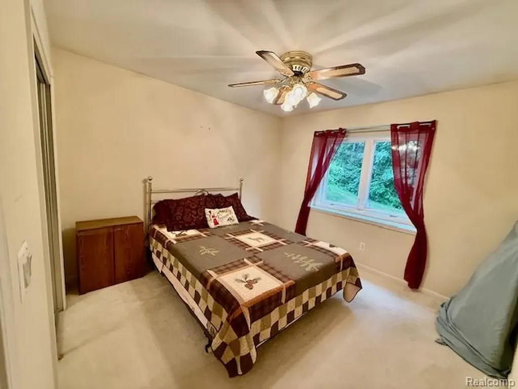 889 Cronkite Drive Orion Charter Township MI 48362