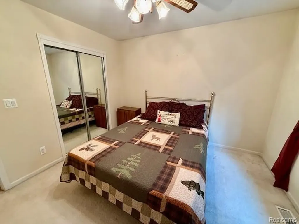 889 Cronkite Drive Orion Charter Township MI 48362