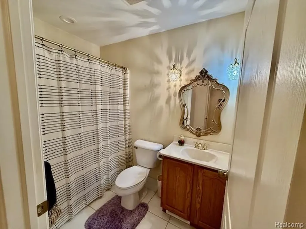 889 Cronkite Drive Orion Charter Township MI 48362