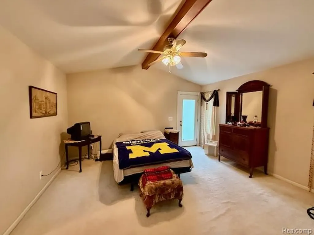 889 Cronkite Drive Orion Charter Township MI 48362