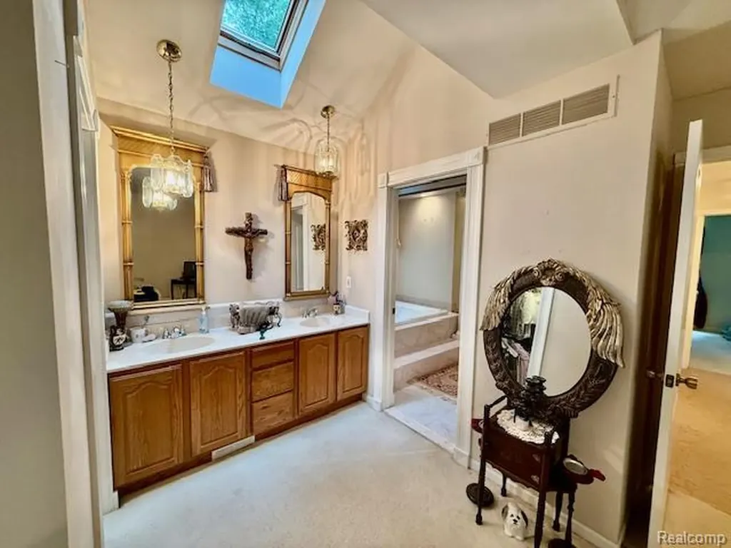 889 Cronkite Drive Orion Charter Township MI 48362