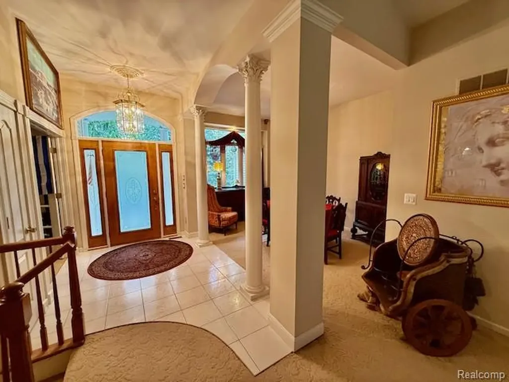 889 Cronkite Drive Orion Charter Township MI 48362